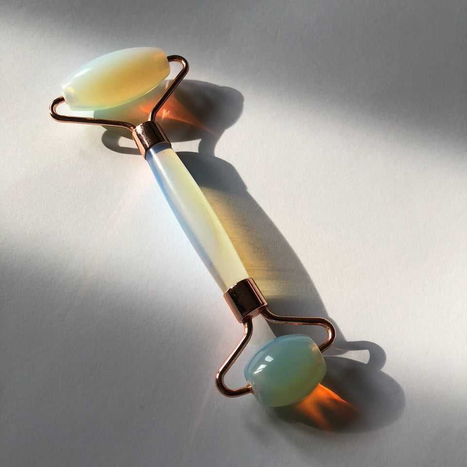 Opalite-Gesichtsroller und Gua-Sha-Platte